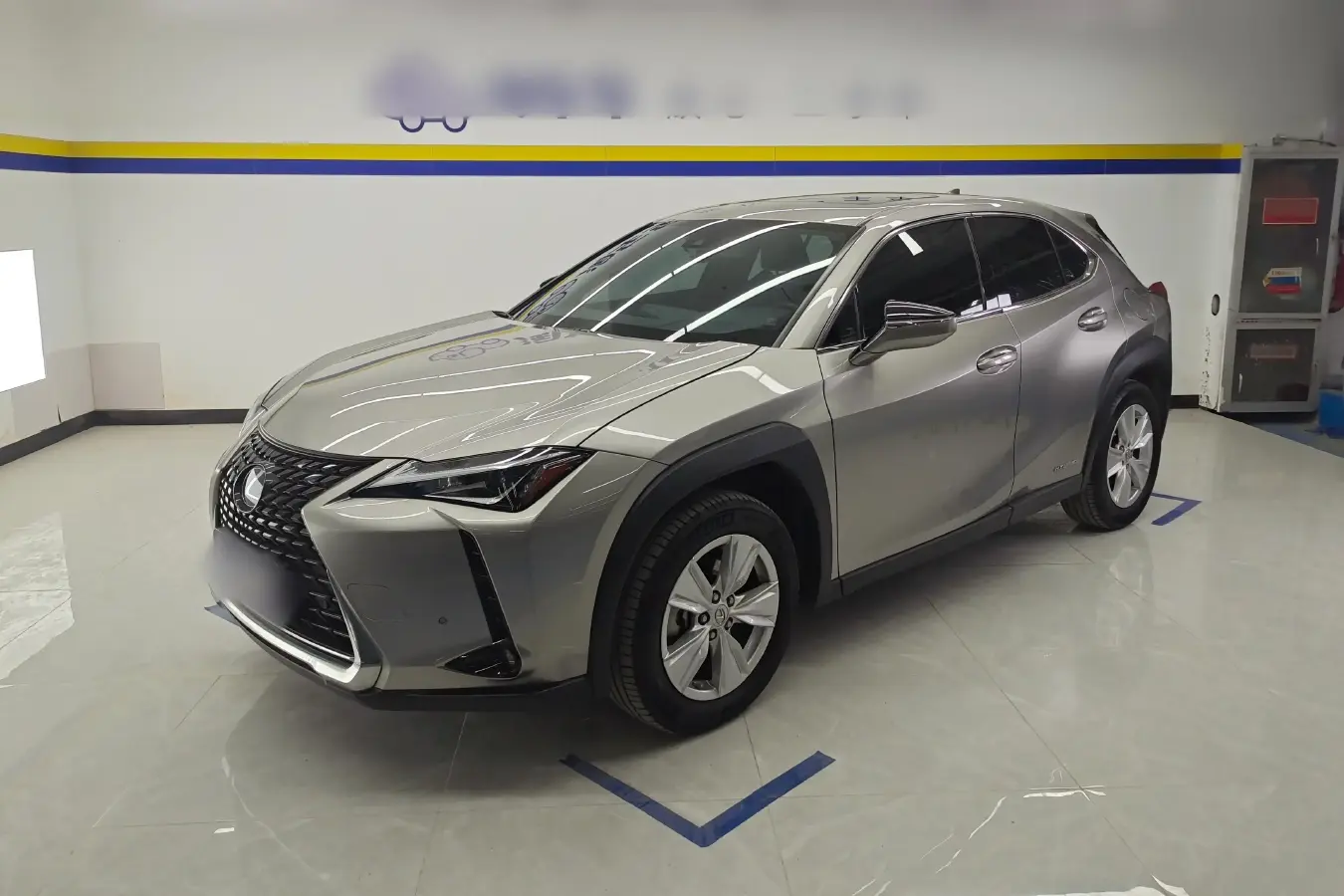 2020 Lexus UX 2.0L 146HP L4 E-CVT Hybrid