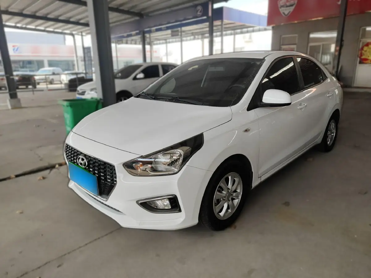 2017 Hyundai Reina 1.4L 95HP L4 5MT