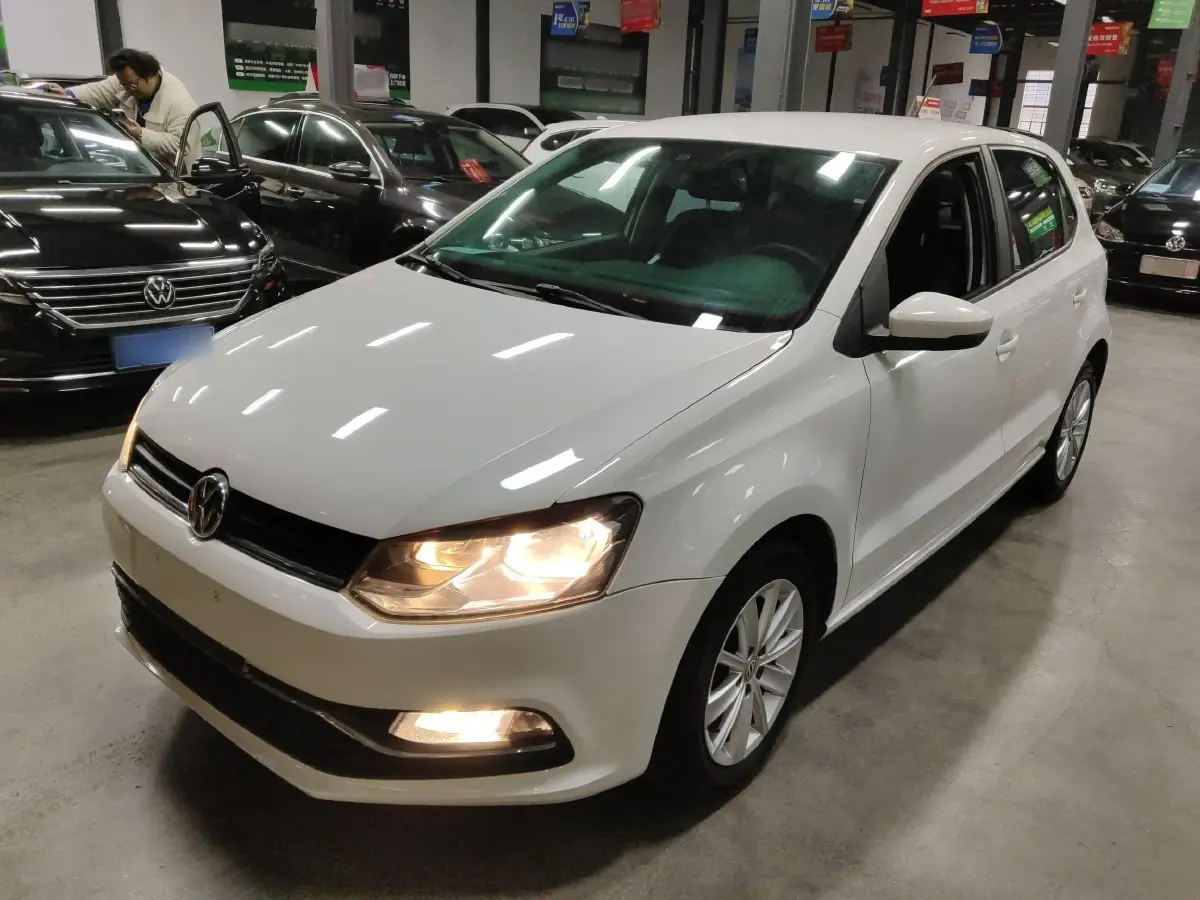 2014 Volkswagen Polo 1.6L 110HP L4 6AT