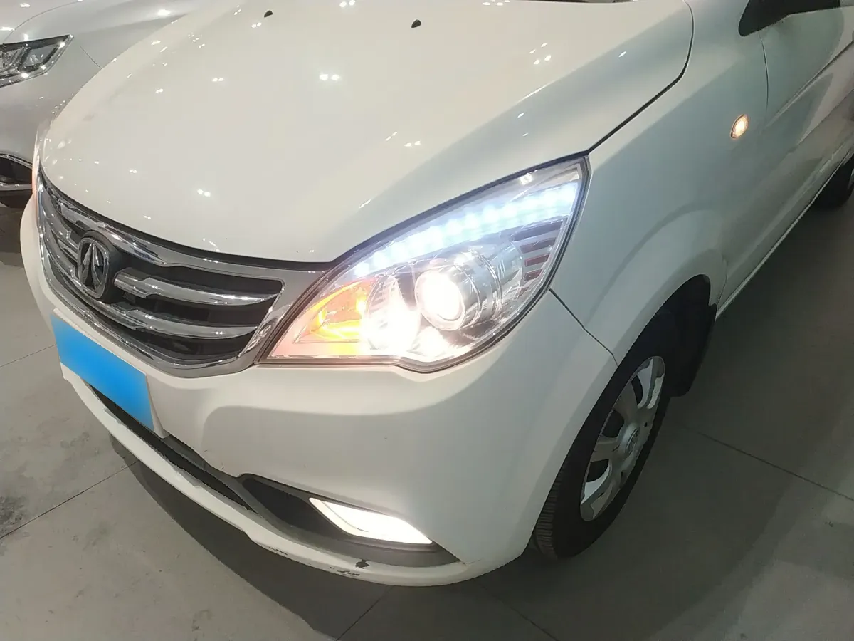 2015 BAIC WeiWang M30 1.5L 116HP L4 5MT,autocango,china used car exporter,china ev exporter,chinese used car exporter,chinese used ev exporter