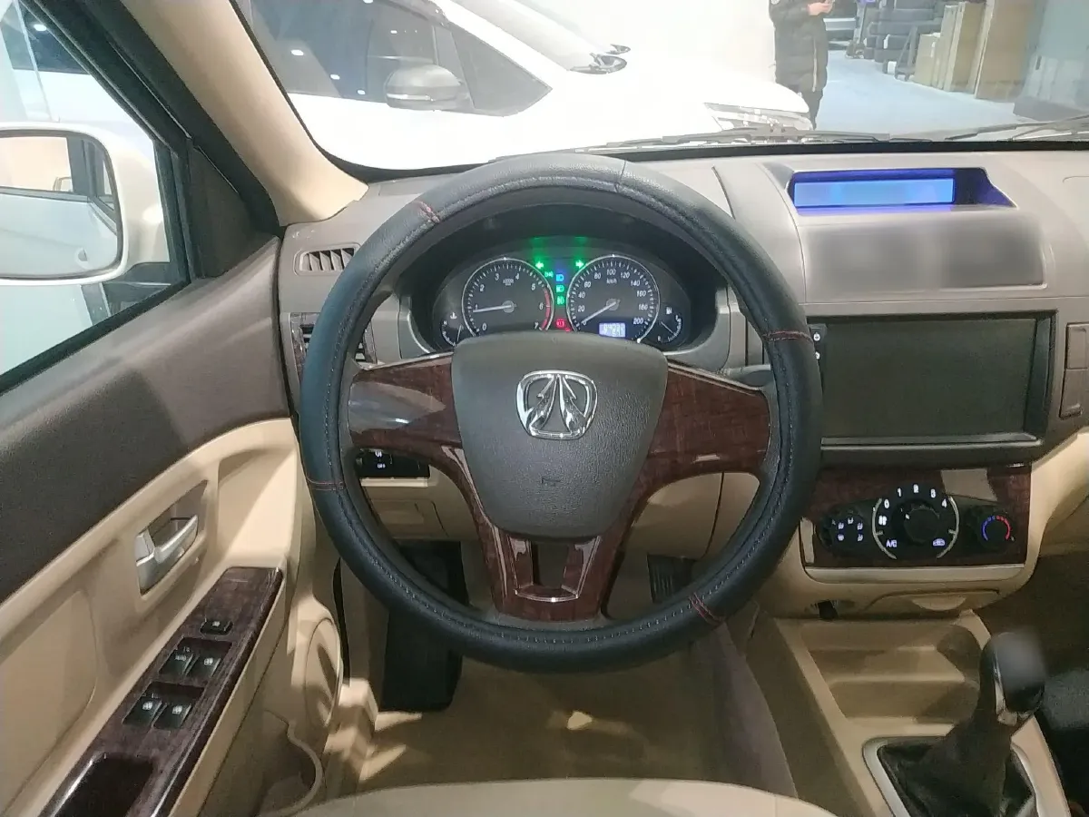 2015 BAIC WeiWang M30 1.5L 116HP L4 5MT,autocango,china used car exporter,china ev exporter,chinese used car exporter,chinese used ev exporter