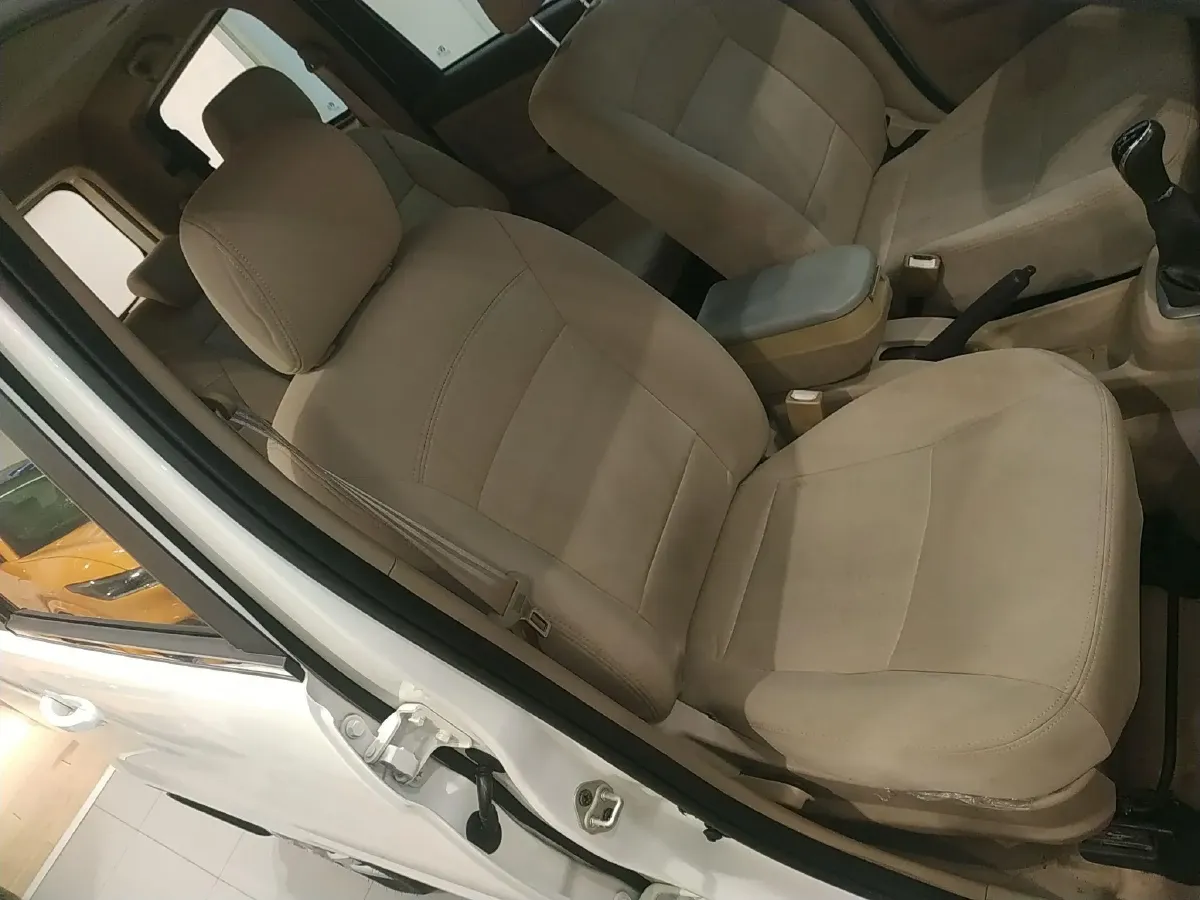 2015 BAIC WeiWang M30 1.5L 116HP L4 5MT,autocango,china used car exporter,china ev exporter,chinese used car exporter,chinese used ev exporter