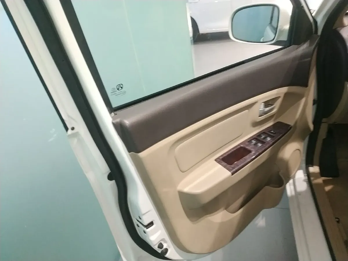 2015 BAIC WeiWang M30 1.5L 116HP L4 5MT,autocango,china used car exporter,china ev exporter,chinese used car exporter,chinese used ev exporter