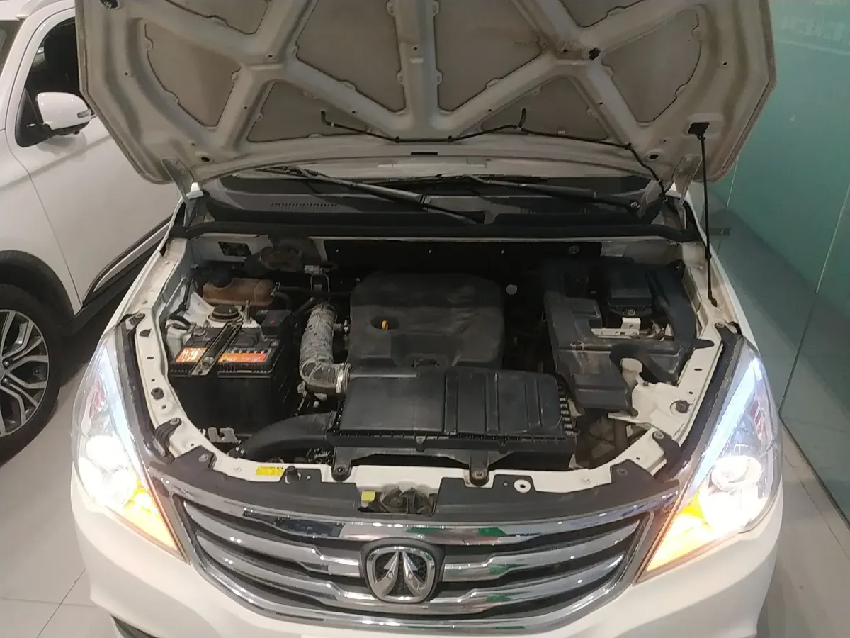 2015 BAIC WeiWang M30 1.5L 116HP L4 5MT,autocango,china used car exporter,china ev exporter,chinese used car exporter,chinese used ev exporter