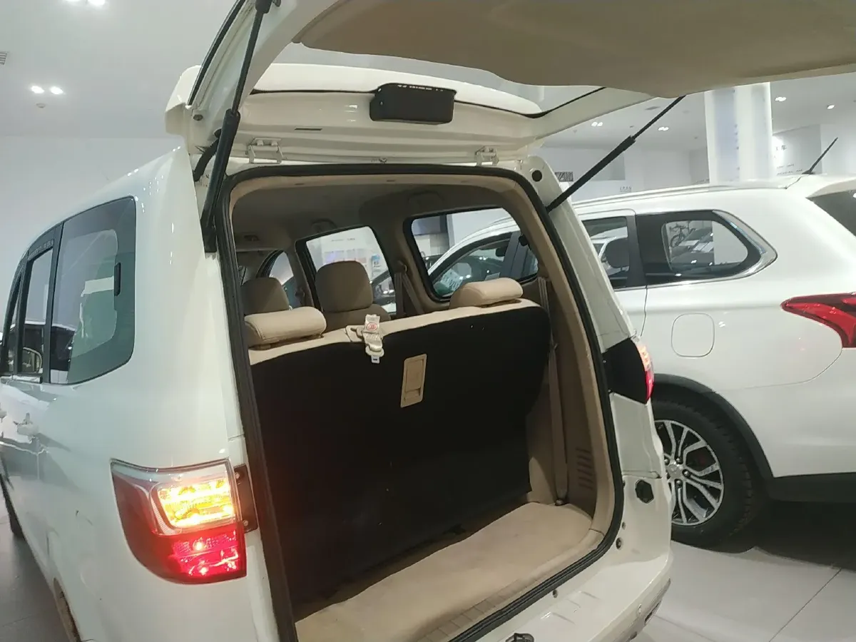 2015 BAIC WeiWang M30 1.5L 116HP L4 5MT,autocango,china used car exporter,china ev exporter,chinese used car exporter,chinese used ev exporter