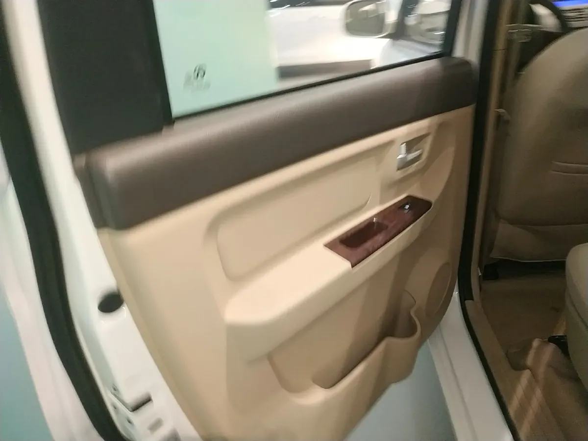 2015 BAIC WeiWang M30 1.5L 116HP L4 5MT,autocango,china used car exporter,china ev exporter,chinese used car exporter,chinese used ev exporter