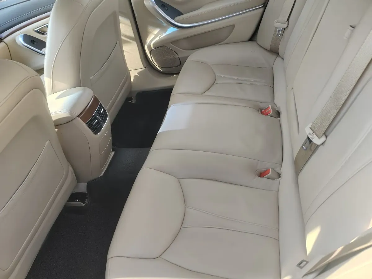 2015 Roewe 950 1.8T 185HP L4 6DCT,autocango,china used car exporter,china ev exporter,chinese used car exporter,chinese used ev exporter