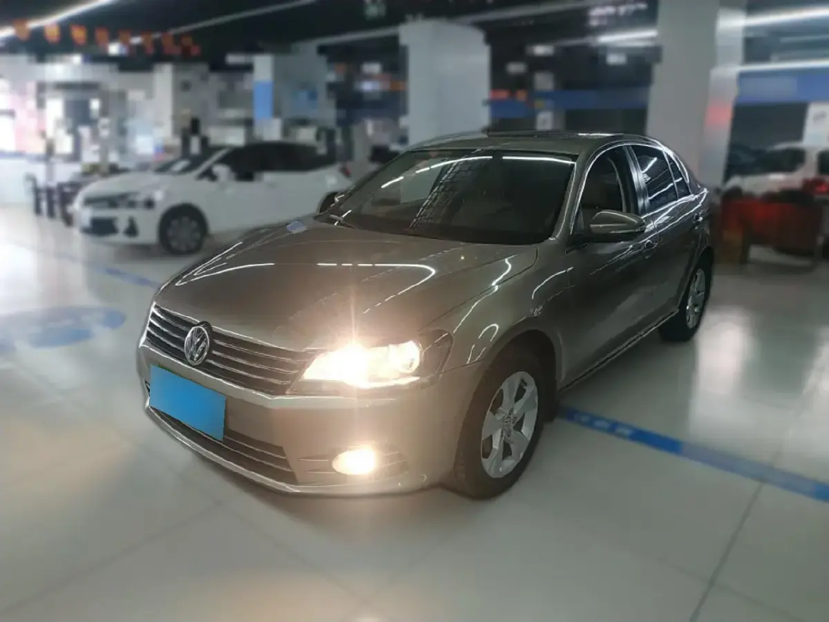 2014 Volkswagen Bora 1.6L 105HP L4 6AT