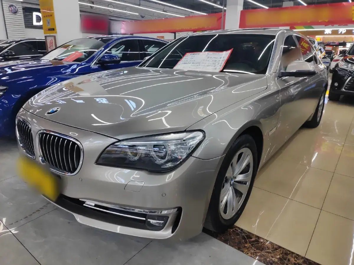 2013 BMW 7 Series 3.0L 258HP L6 8AT