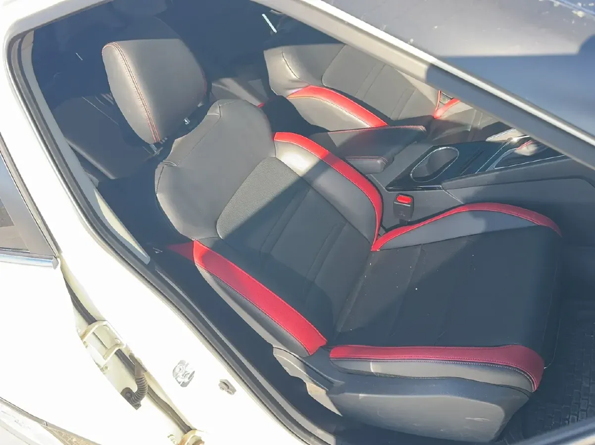 2022 Venucia T60 1.6L 126HP L4 CVT,autocango,china used car exporter,china ev exporter,chinese used car exporter,chinese used ev exporter