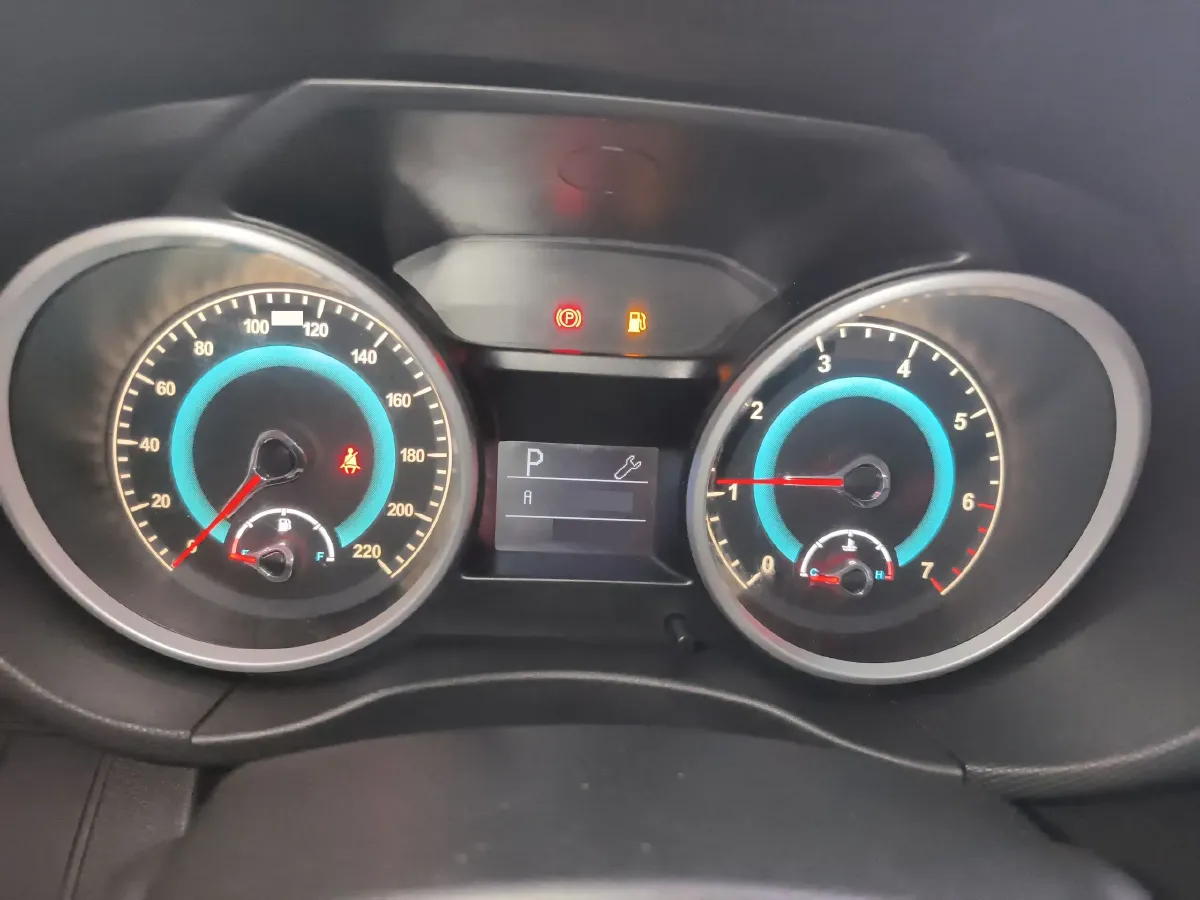 2014 Landwind X5 2.0T 190HP L4 8AT,autocango,china used car exporter,china ev exporter,chinese used car exporter,chinese used ev exporter