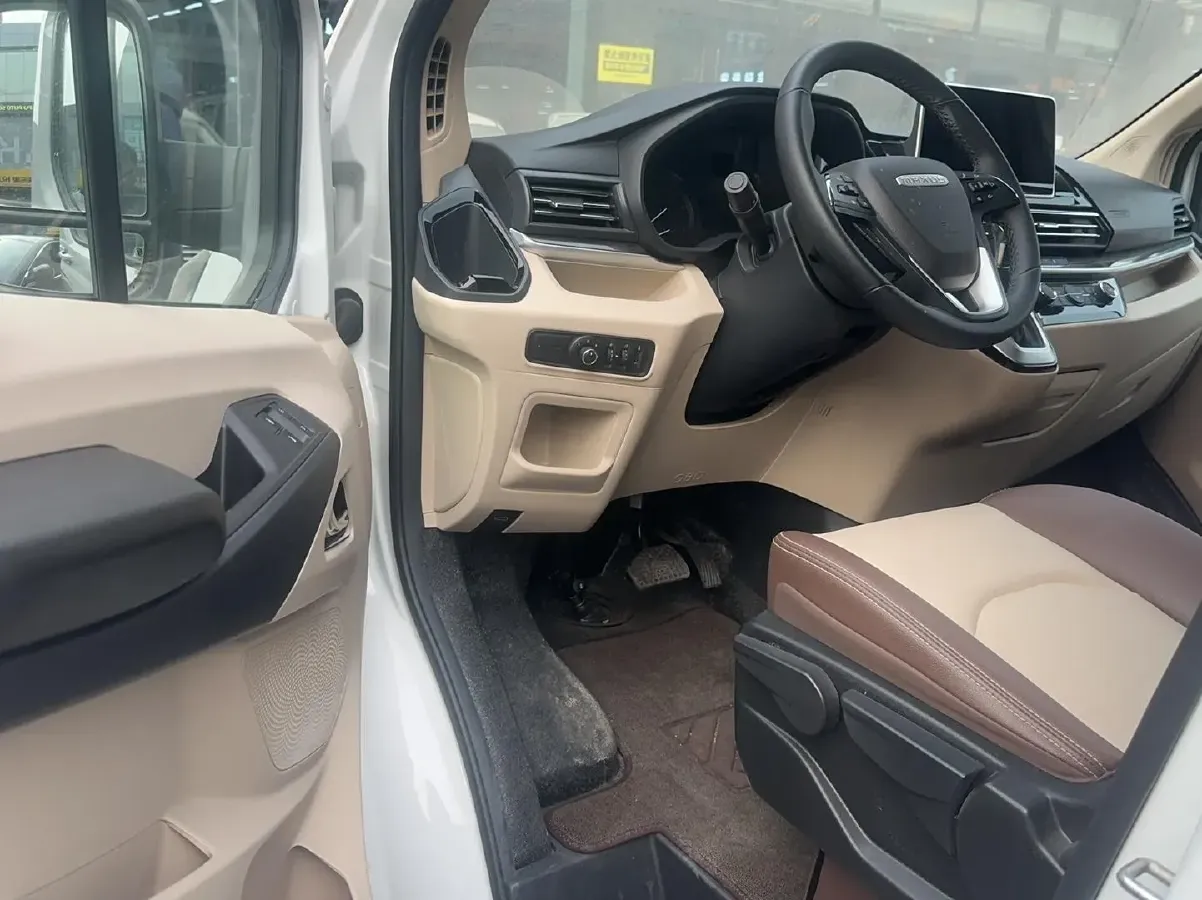2023 MAXUS V100 RV 2.0T 150HP L4 6AT,autocango,china used car exporter,china ev exporter,chinese used car exporter,chinese used ev exporter