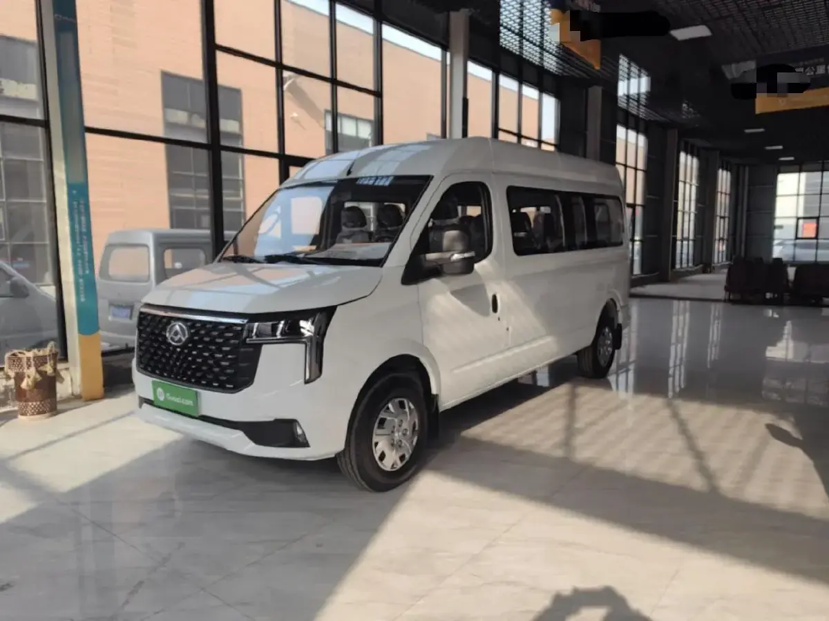 2024 MAXUS XinTu V80 2.0T 126HP L4 6MT