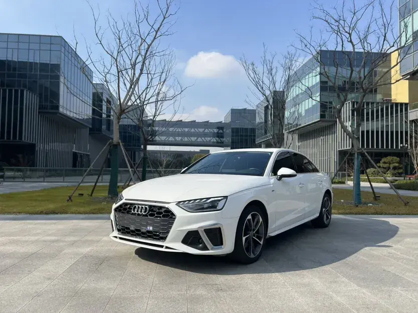 2023 Audi A4L 2.0T 190HP L4 7DCT