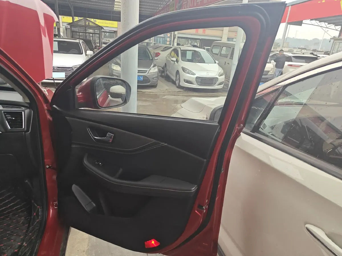 2018 DongFeng Fengon Fengon S560 1.8L 139HP L4 CVT,autocango,china used car exporter,china ev exporter,chinese used car exporter,chinese used ev exporter