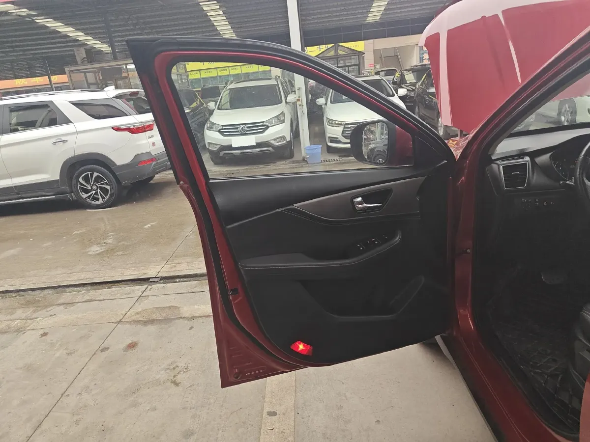 2018 DongFeng Fengon Fengon S560 1.8L 139HP L4 CVT,autocango,china used car exporter,china ev exporter,chinese used car exporter,chinese used ev exporter