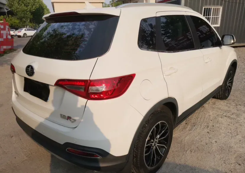 2017 FAW Senia R7 1.6L 116HP L4 5MT,autocango,china used car exporter,china ev exporter,chinese used car exporter,chinese used ev exporter