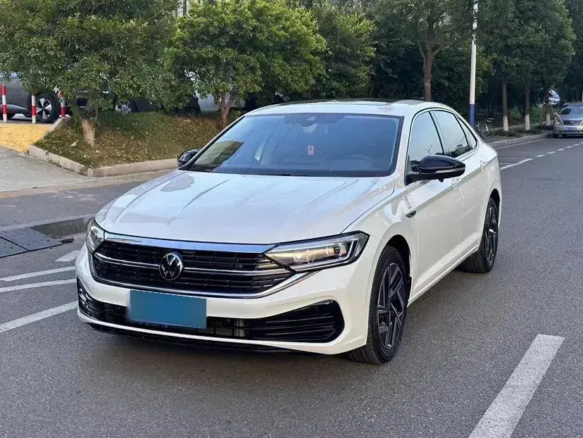 2023 Volkswagen Sagitar 1.5T 160HP L4 7DCT