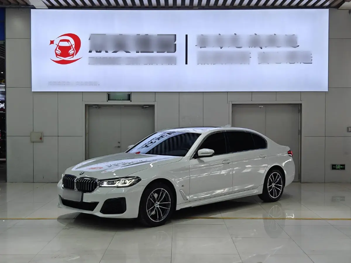 2022 BMW 5 Series 2.0T 184HP L4 8AT