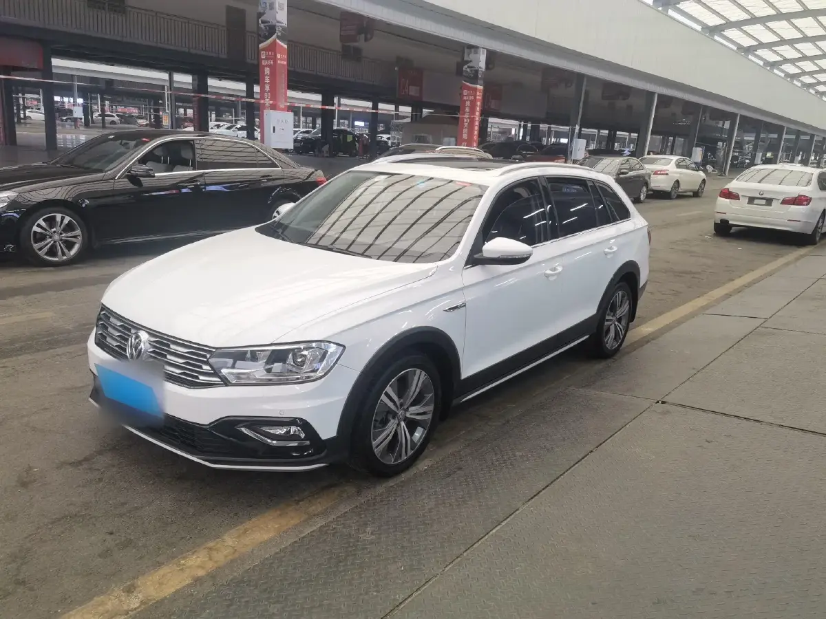 2017 Volkswagen C-Trek 1.4T 131HP L4 7DCT