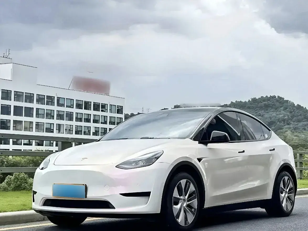 2022 Tesla Model Y BEV 60KWH