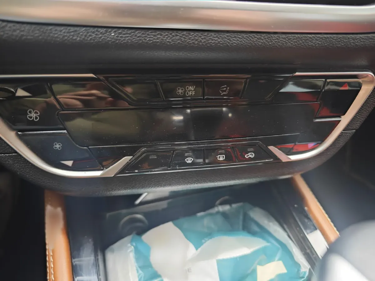 2018 Zotye T300 1.5L 112HP L4 CVT,autocango,china used car exporter,china ev exporter,chinese used car exporter,chinese used ev exporter