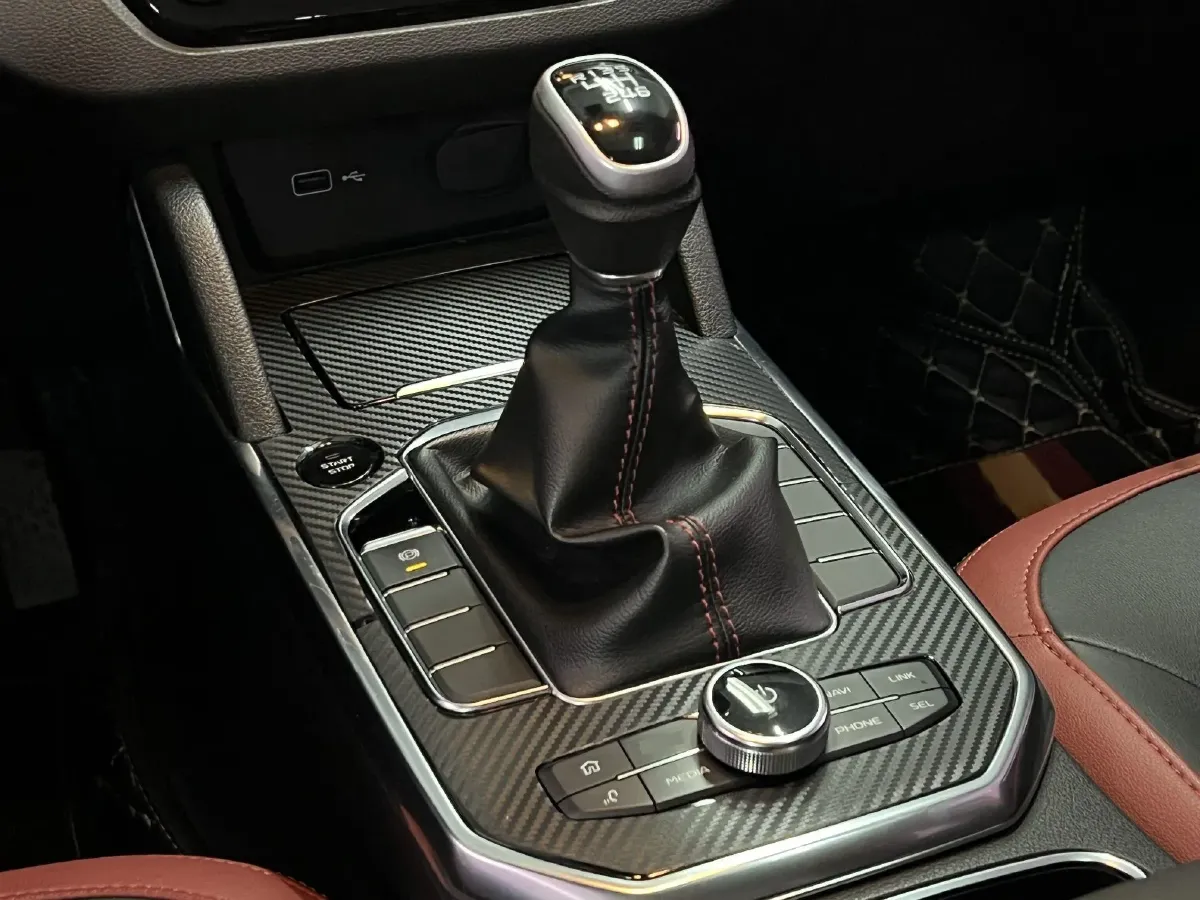 2021 Bestune T33 1.2T 143HP L4 6MT,autocango,china used car exporter,china ev exporter,chinese used car exporter,chinese used ev exporter