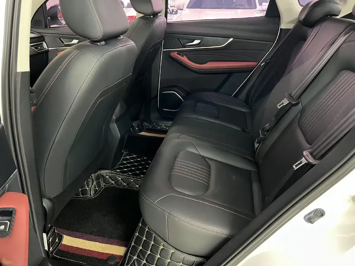 2021 Bestune T33 1.2T 143HP L4 6MT,autocango,china used car exporter,china ev exporter,chinese used car exporter,chinese used ev exporter