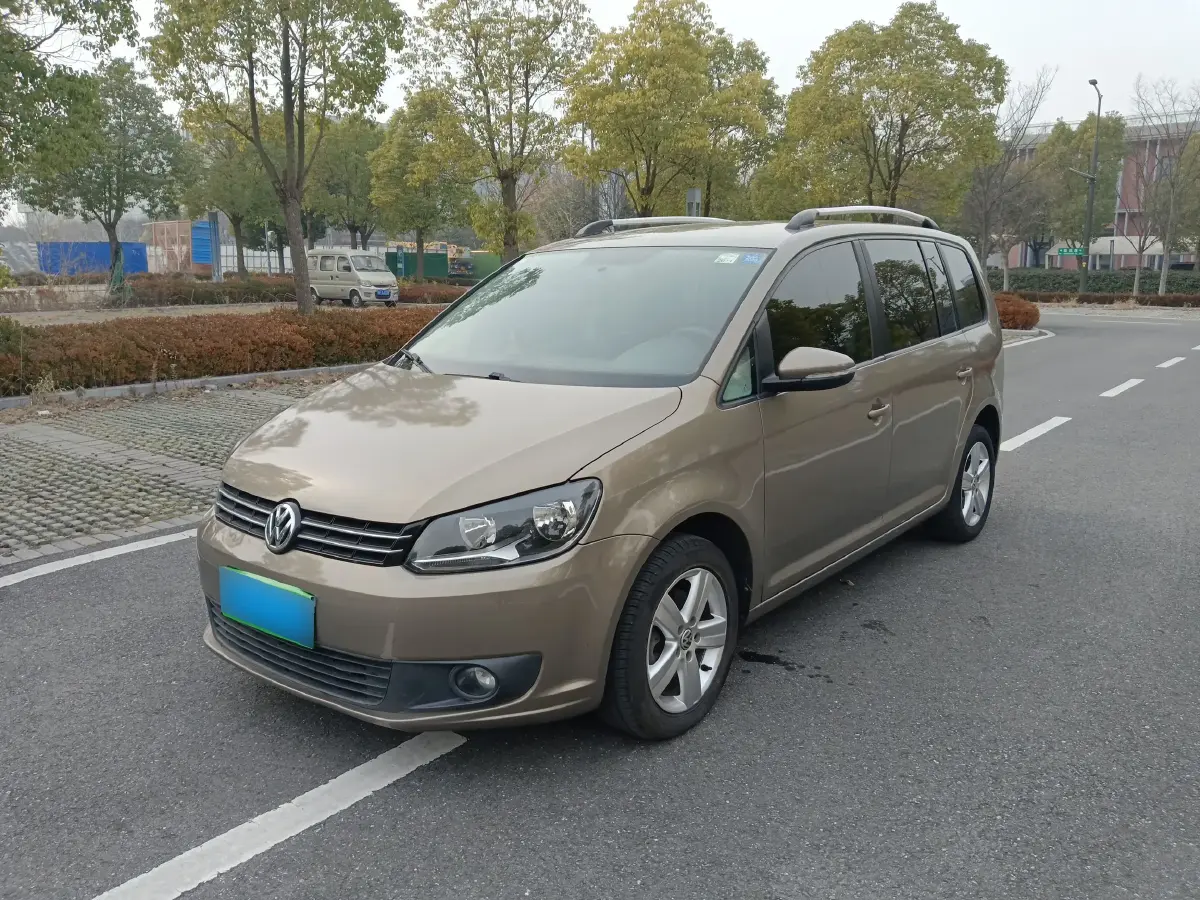 2015 Volkswagen Touran 1.4T 131HP L4 5MT