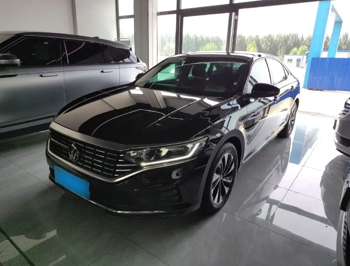 2022 Volkswagen Passat 2.0T 186HP L4 7DCT
