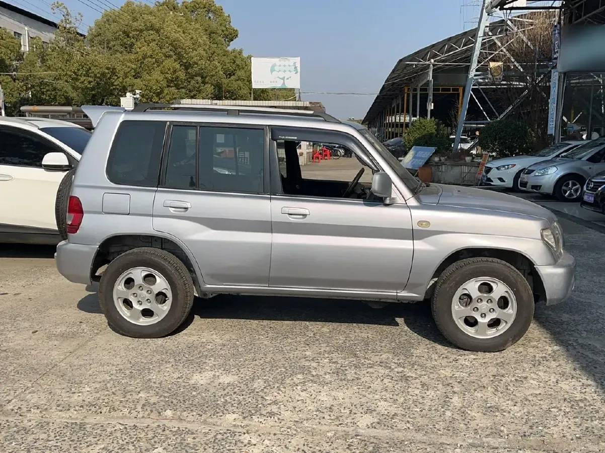 2013 Leopaard FeiTeng 2.0L 121HP L4 5MT,autocango,china used car exporter,china ev exporter,chinese used car exporter,chinese used ev exporter