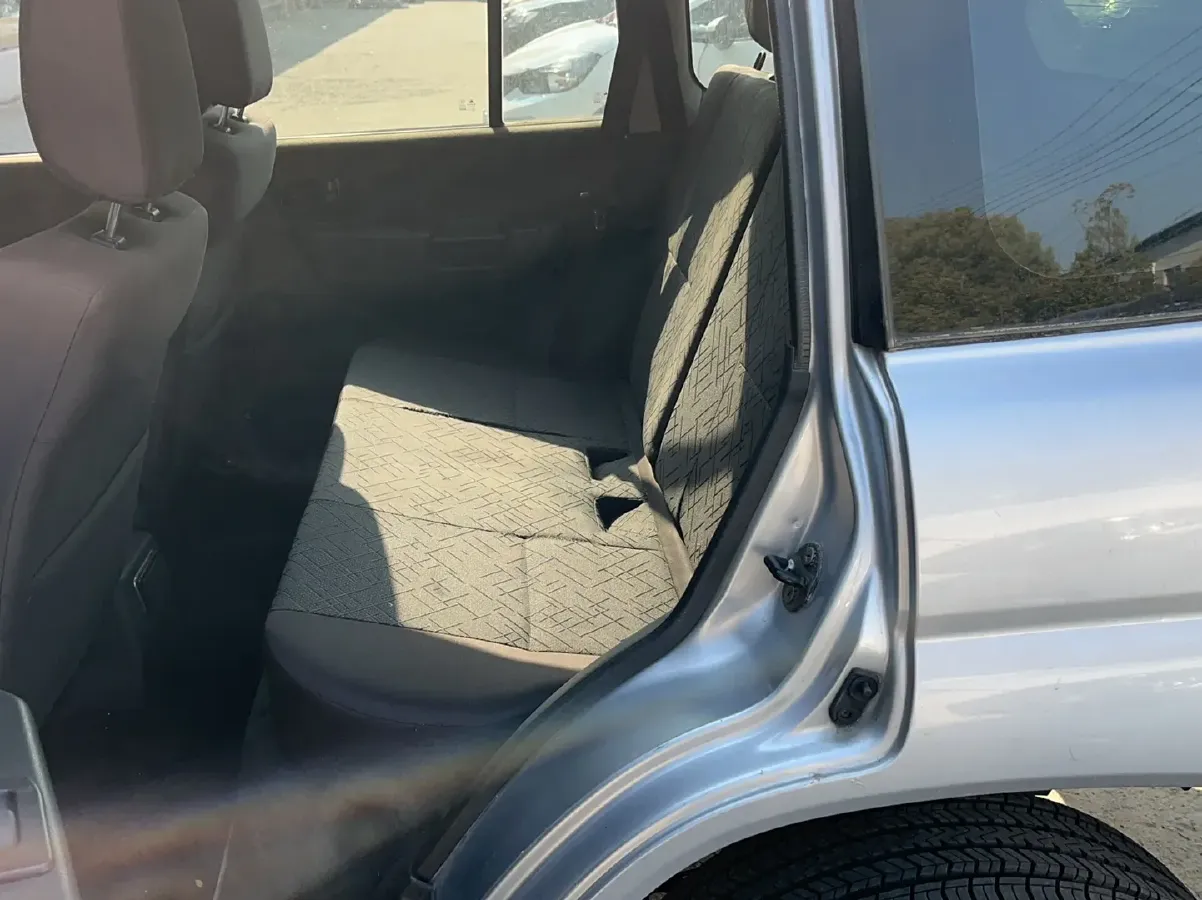 2013 Leopaard FeiTeng 2.0L 121HP L4 5MT,autocango,china used car exporter,china ev exporter,chinese used car exporter,chinese used ev exporter