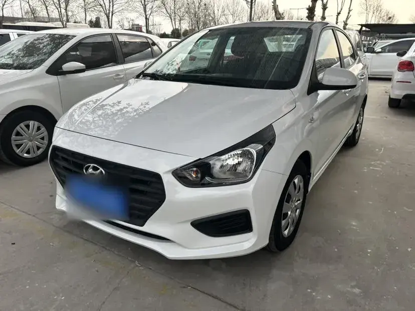 2017 Hyundai Reina 1.4L 95HP L4 5MT