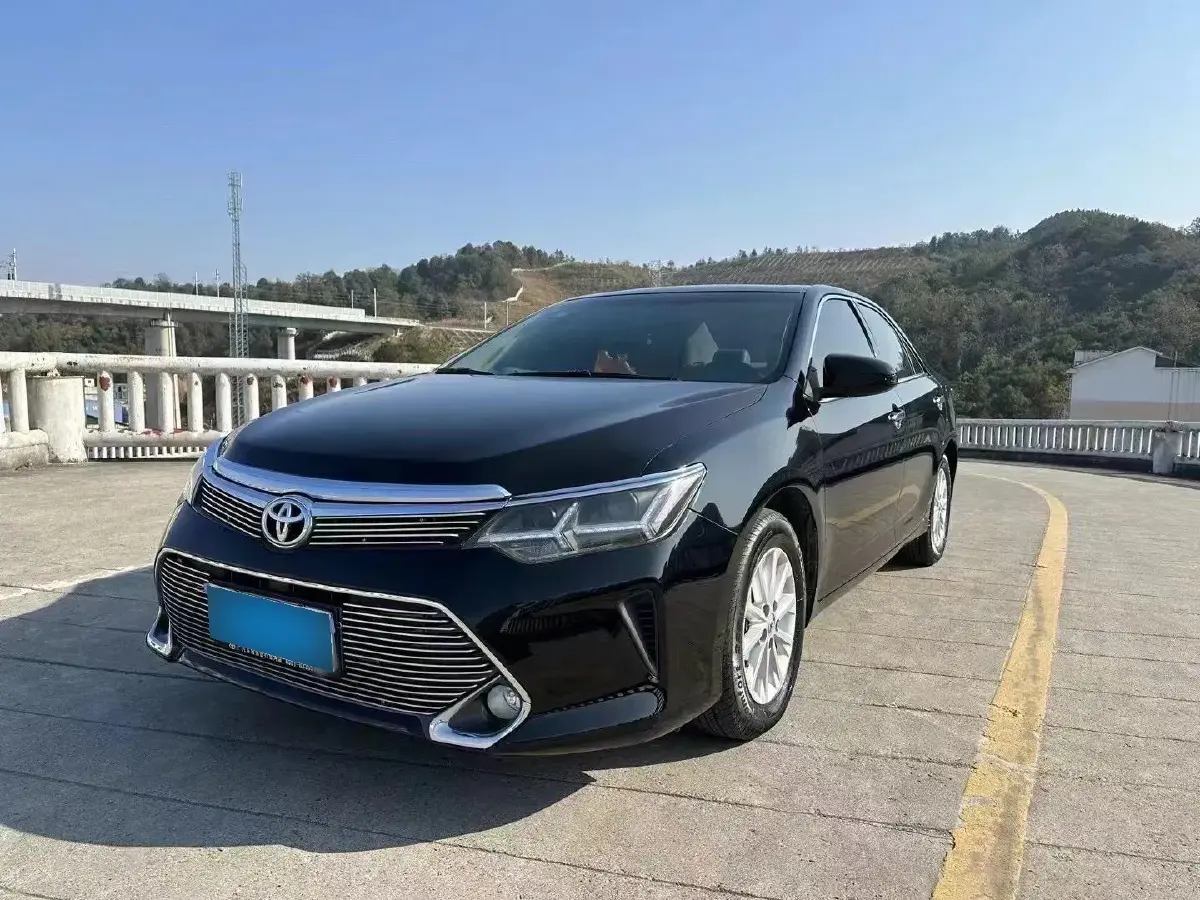 2015 Toyota Camry 2.0L 167HP L4 6AT