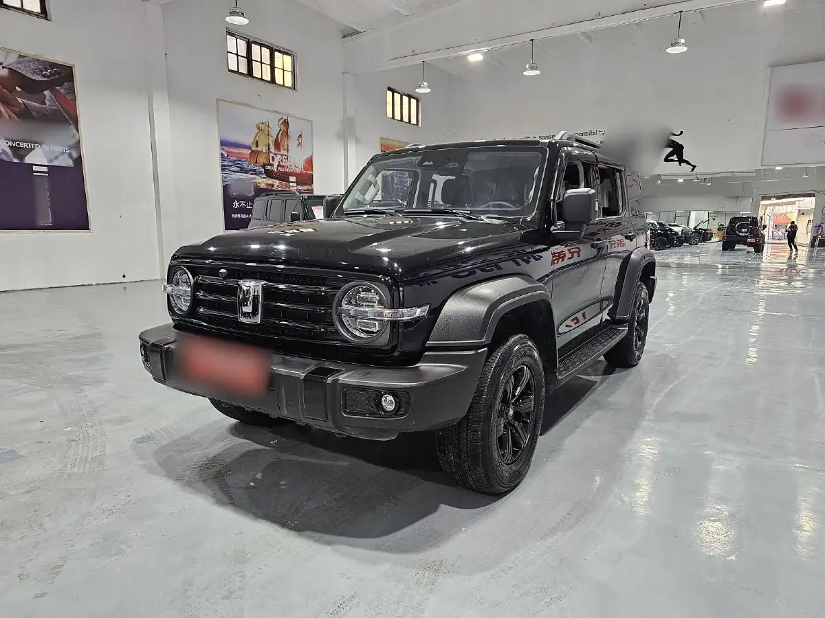 2023 Tank 300 2.0T 227HP L4 8AT