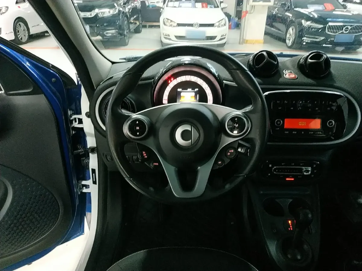2016 Smart smart forfour 1.0L 71HP L3 6DCT,autocango,china used car exporter,china ev exporter,chinese used car exporter,chinese used ev exporter
