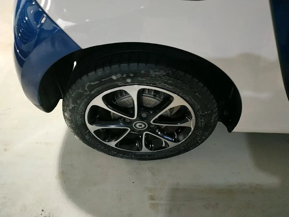 2016 Smart smart forfour 1.0L 71HP L3 6DCT,autocango,china used car exporter,china ev exporter,chinese used car exporter,chinese used ev exporter