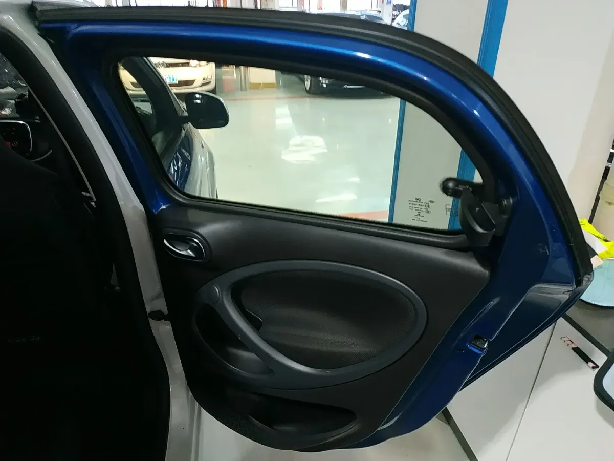 2016 Smart smart forfour 1.0L 71HP L3 6DCT,autocango,china used car exporter,china ev exporter,chinese used car exporter,chinese used ev exporter