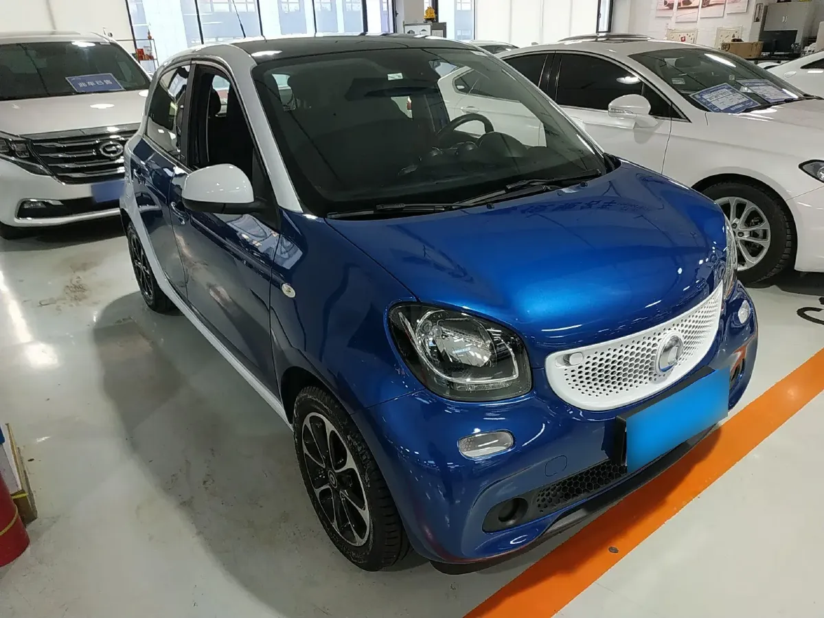 2016 Smart smart forfour 1.0L 71HP L3 6DCT,autocango,china used car exporter,china ev exporter,chinese used car exporter,chinese used ev exporter
