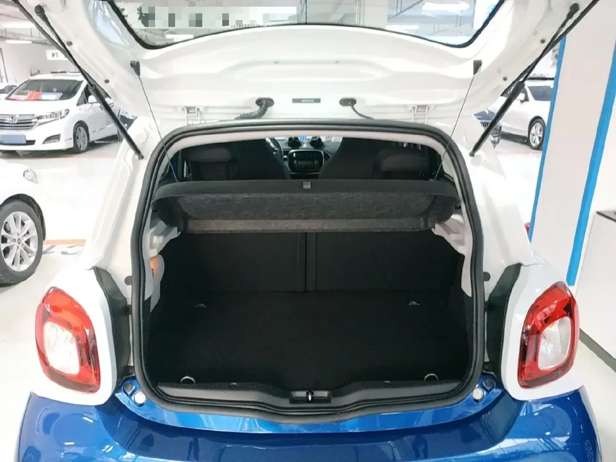 2016 Smart smart forfour 1.0L 71HP L3 6DCT,autocango,china used car exporter,china ev exporter,chinese used car exporter,chinese used ev exporter