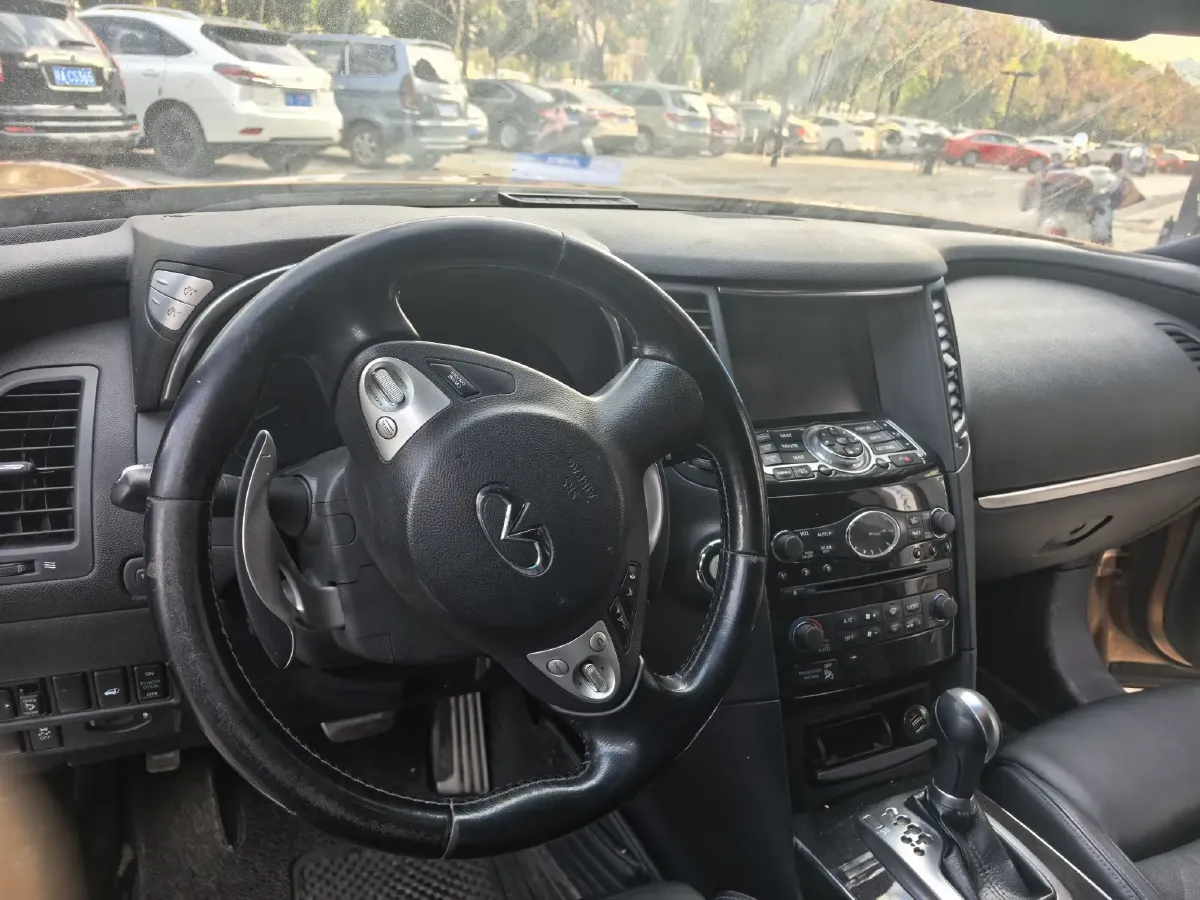 2015 Infiniti QX70 3.7L 351HP V6 7AT,autocango,china used car exporter,china ev exporter,chinese used car exporter,chinese used ev exporter