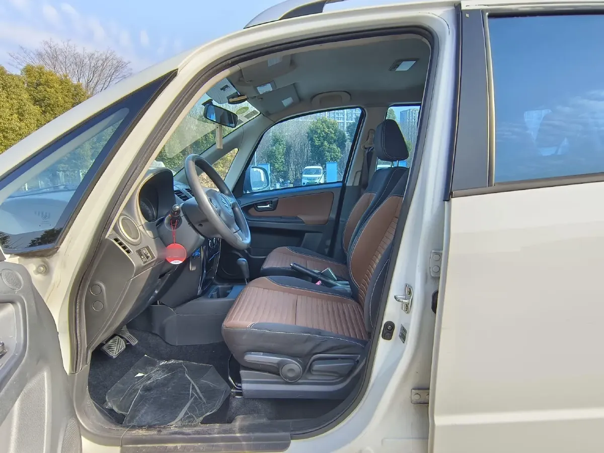 2013 Suzuki SX4 1.6L 109HP L4 4AT,autocango,china used car exporter,china ev exporter,chinese used car exporter,chinese used ev exporter