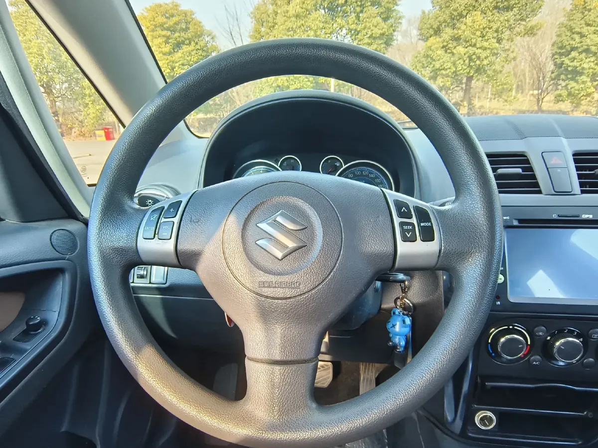 2013 Suzuki SX4 1.6L 109HP L4 4AT,autocango,china used car exporter,china ev exporter,chinese used car exporter,chinese used ev exporter