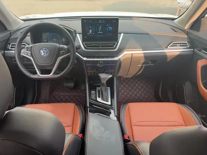 2018 Venucia T60 1.6L 126HP L4 CVT,autocango,china used car exporter,china ev exporter,chinese used car exporter,chinese used ev exporter