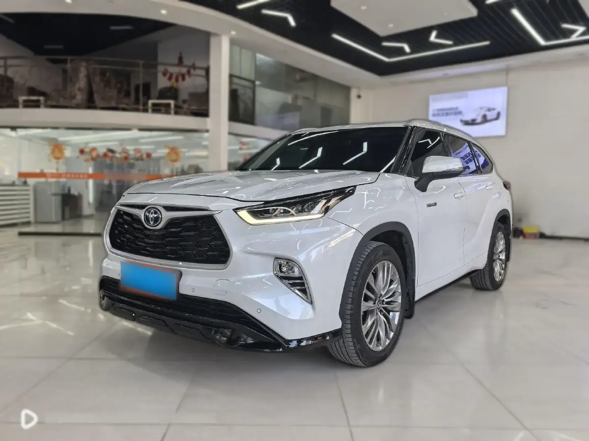 2023 Toyota Highlander 2.5L 189HP L4 E-CVT Hybrid