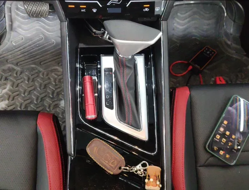 2020 Venucia T60 1.6L 126HP L4 CVT,autocango,china used car exporter,china ev exporter,chinese used car exporter,chinese used ev exporter