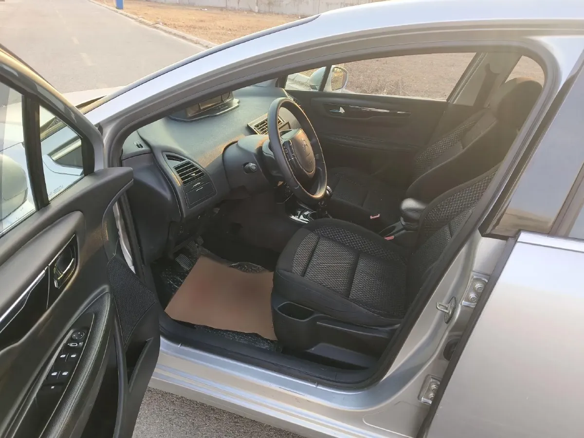 2013 Citroen C-Quatre 1.6L 117HP L4 5MT,autocango,china used car exporter,china ev exporter,chinese used car exporter,chinese used ev exporter