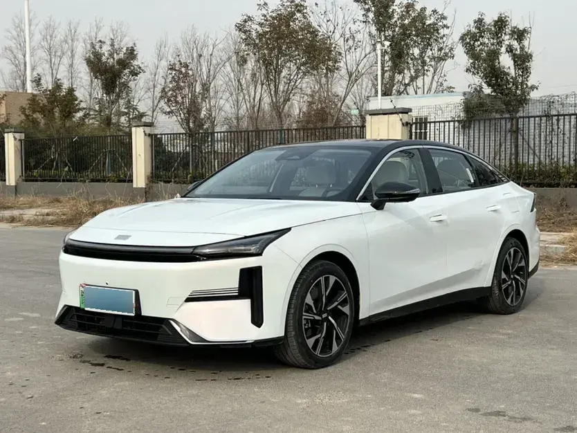 2023 Geely Galaxy L6 1.5T 163HP L4 3DHT PHEV