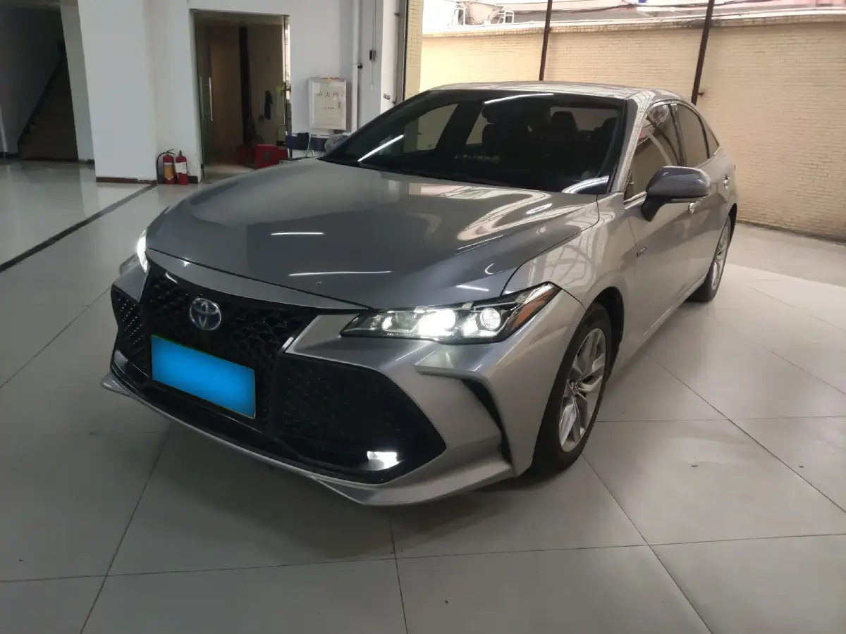 2019 Toyota Avalon 2.5L 178HP L4 E-CVT Hybrid