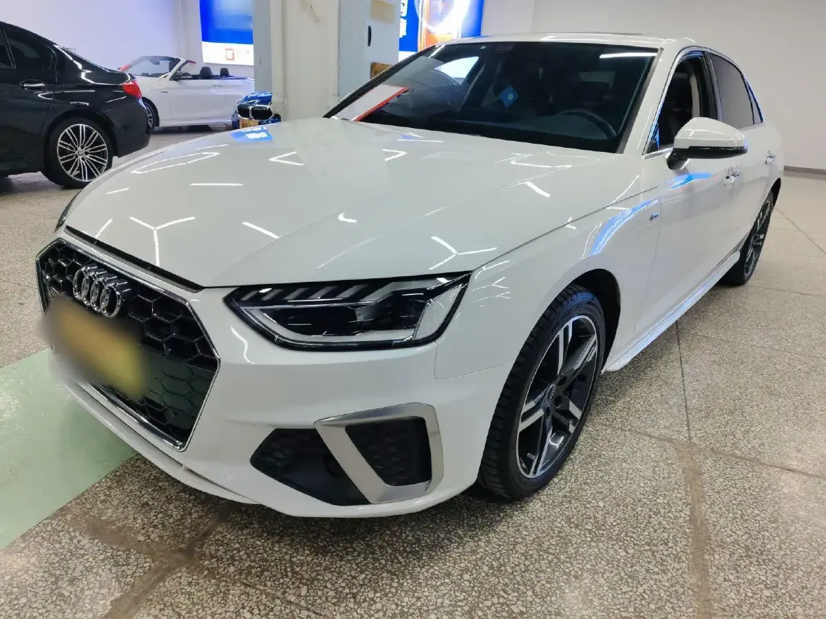 2022 Audi A4L 2.0T 190HP L4 7DCT